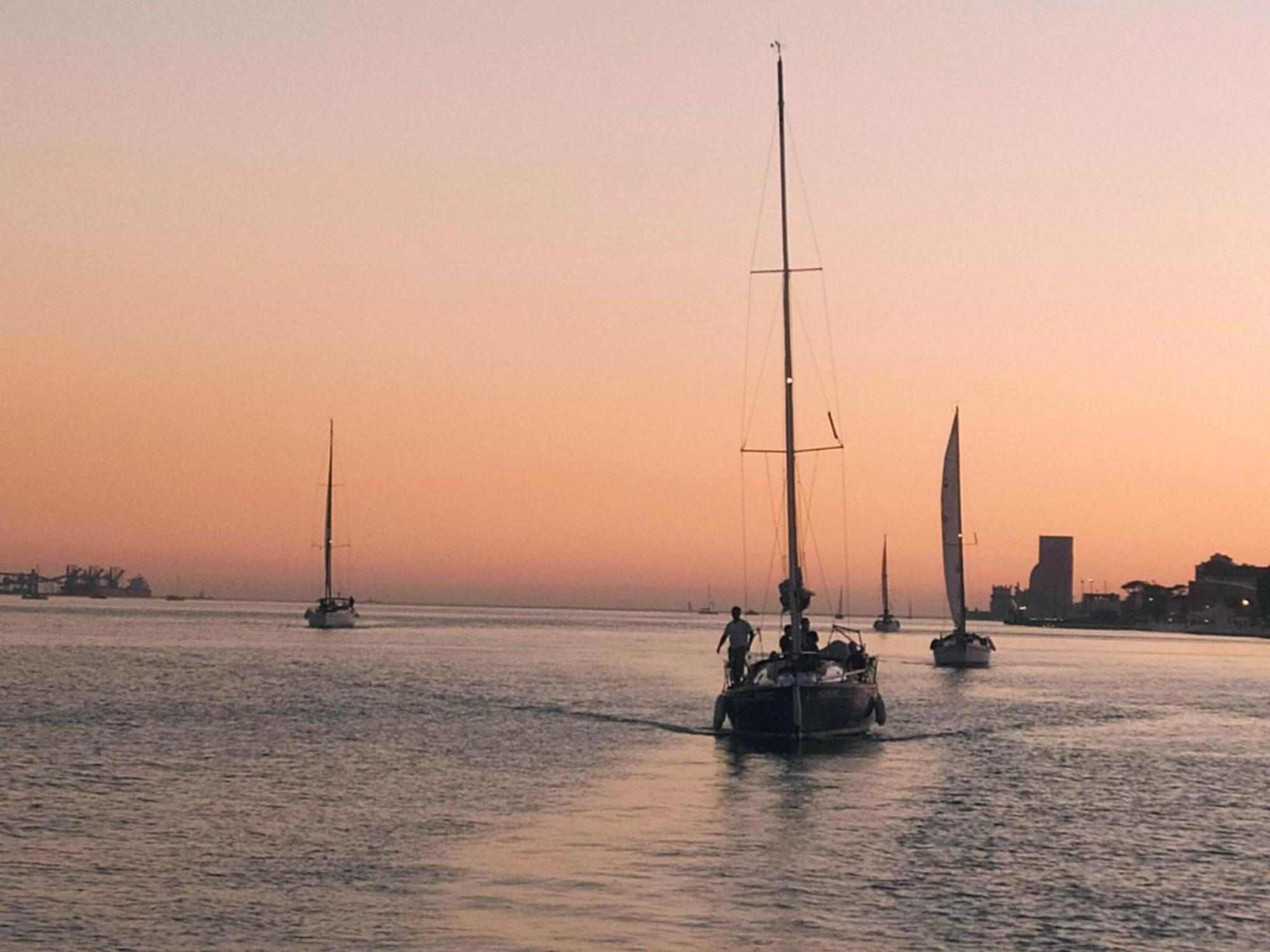 Be Local - Sleep Aboard The Santa Maria Sailing Boat In Lejlighed *